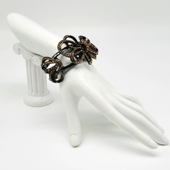 Oscar de la Renta Citrine Swarovski Crystal Bow Statement Hinge Bangle Bracelet - Picture 9 of 11